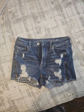AMERICAN EAGLE Super Hi-Rise Shortie Distressed Denim Shorts Size 4